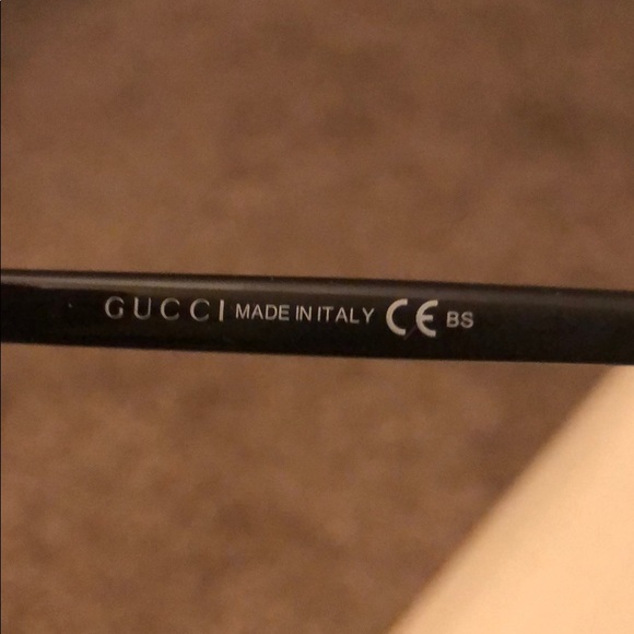 Authentic Gucci reading frames with Gucci pouch - Picture 2 of 2